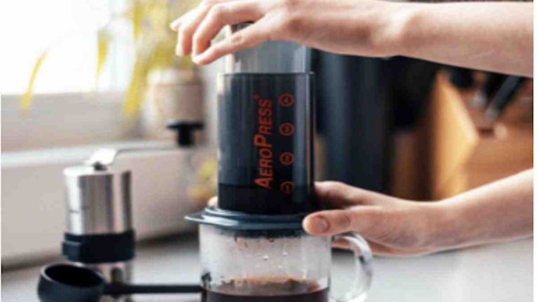 What Does Wetting A Coffee Filter Do?